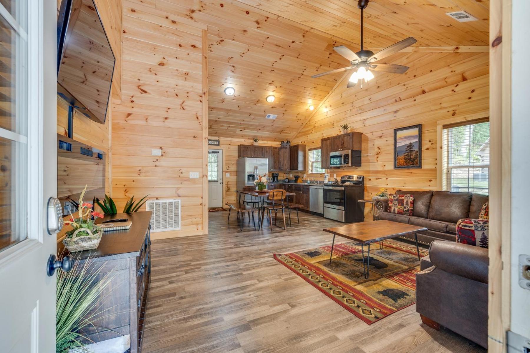 Bear Clubhouse Hot Tub, 1Mile From The Parkway, 900 In Free Tickets! Villa Pigeon Forge Kültér fotó